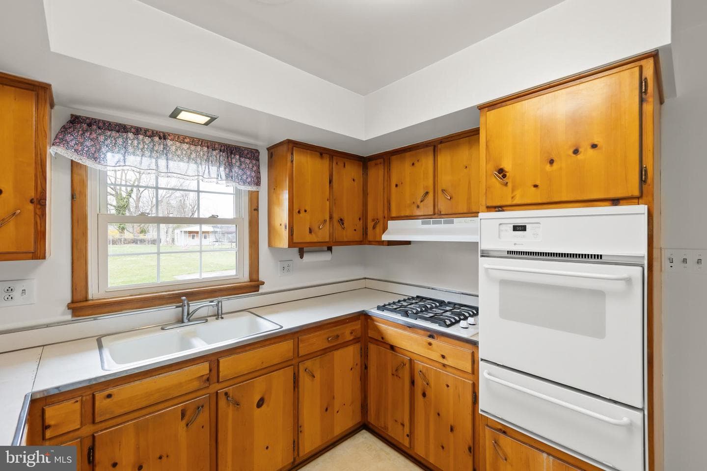 101 Molden Drive photo 11