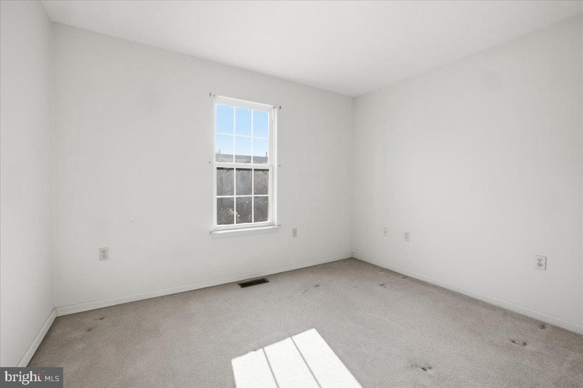 309 W Tevis Street photo 15