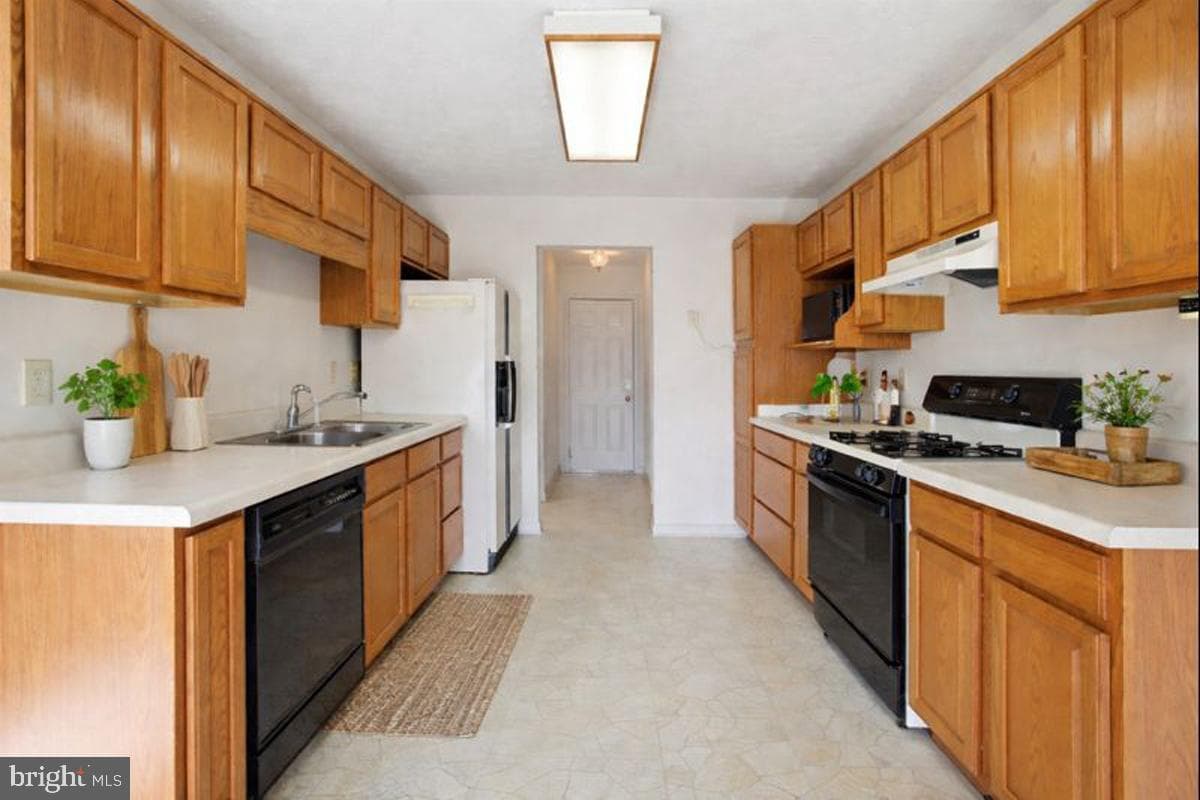 309 W Tevis Street photo 2