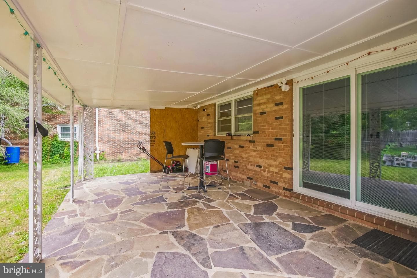 323 Russelcroft Road photo 3