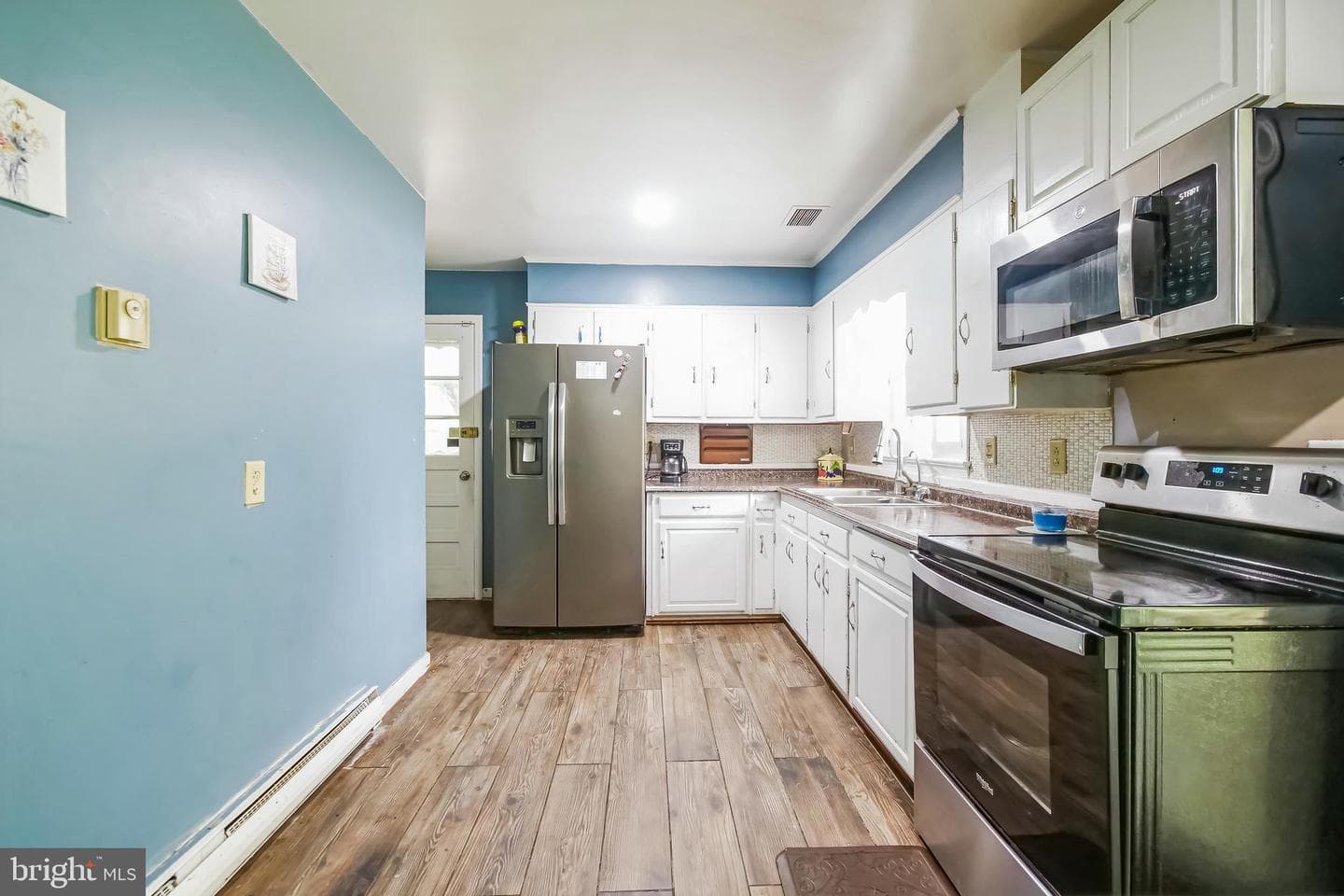 323 Russelcroft Road photo 6