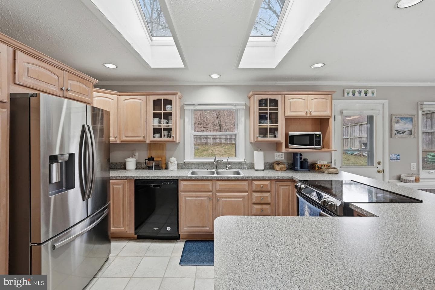 519 Whitacre Street photo 10