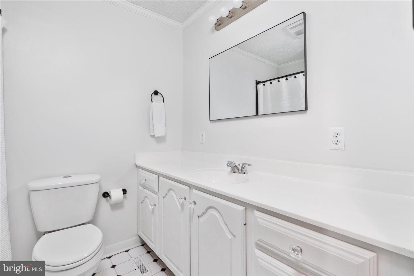 519 Whitacre Street photo 24