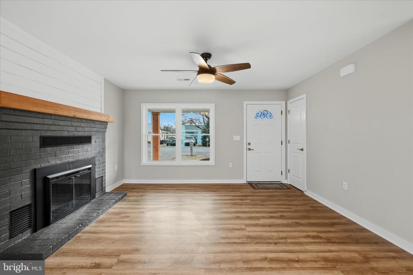 217 Myrtle Avenue photo 11