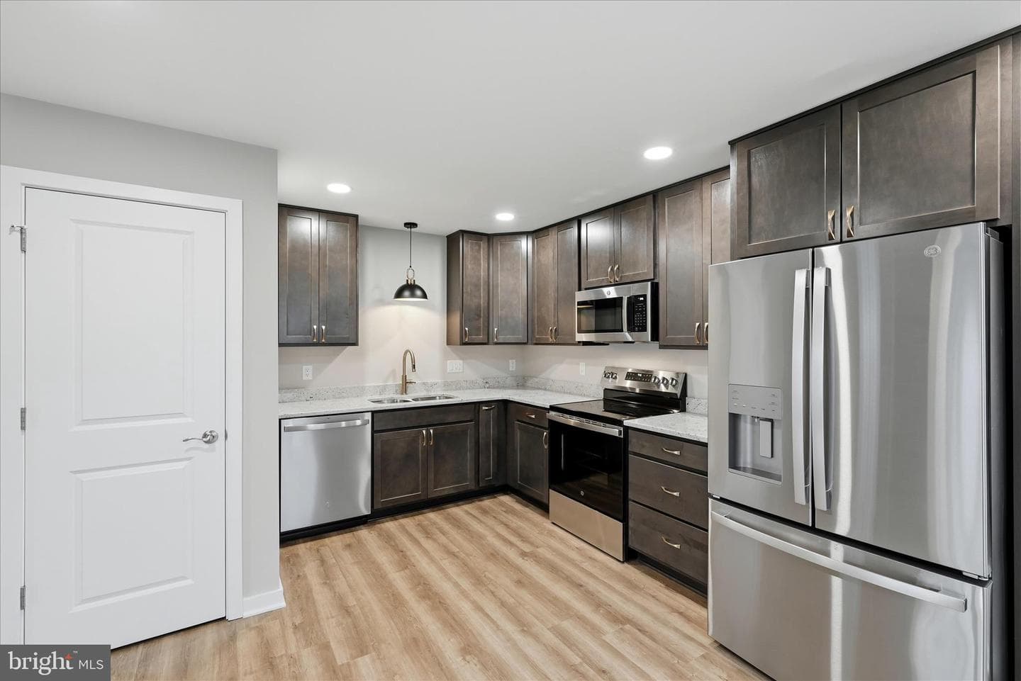 217 Myrtle Avenue photo 18