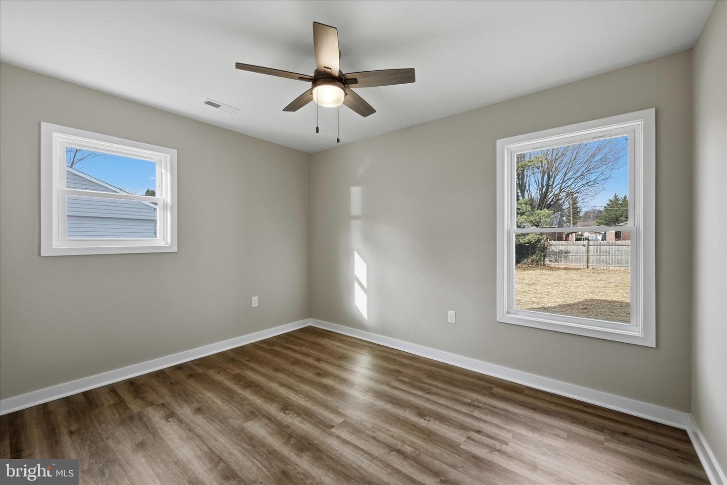 217 Myrtle Avenue photo 28