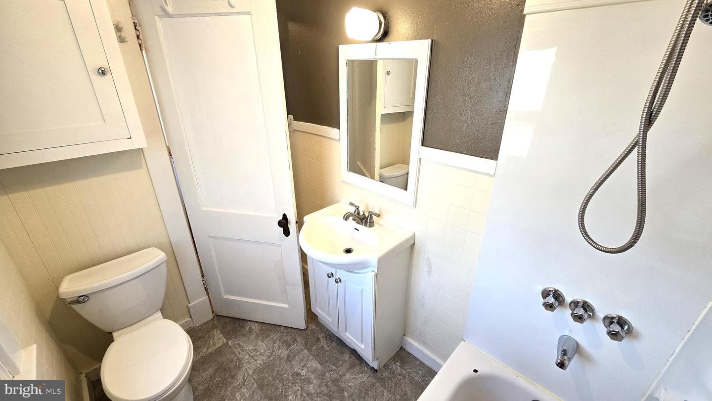 712 Frederick Avenue photo 40
