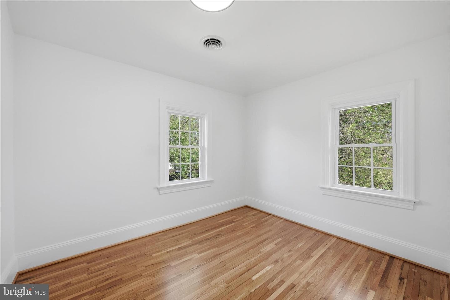 625 Watson Avenue photo 18