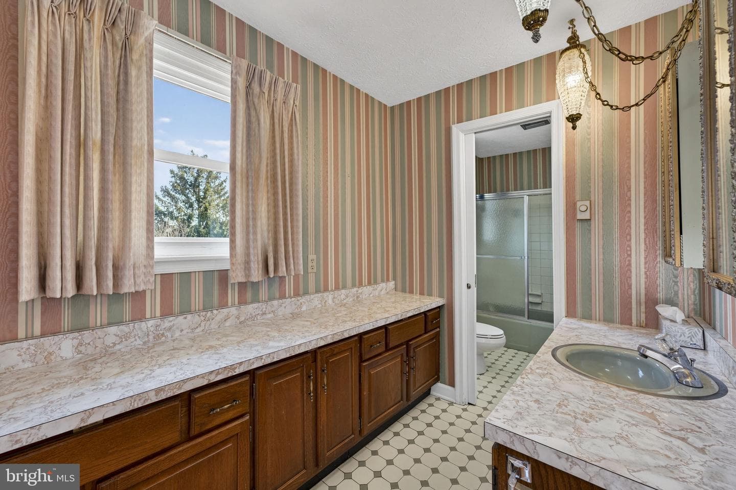 308 Ridge Avenue photo 30