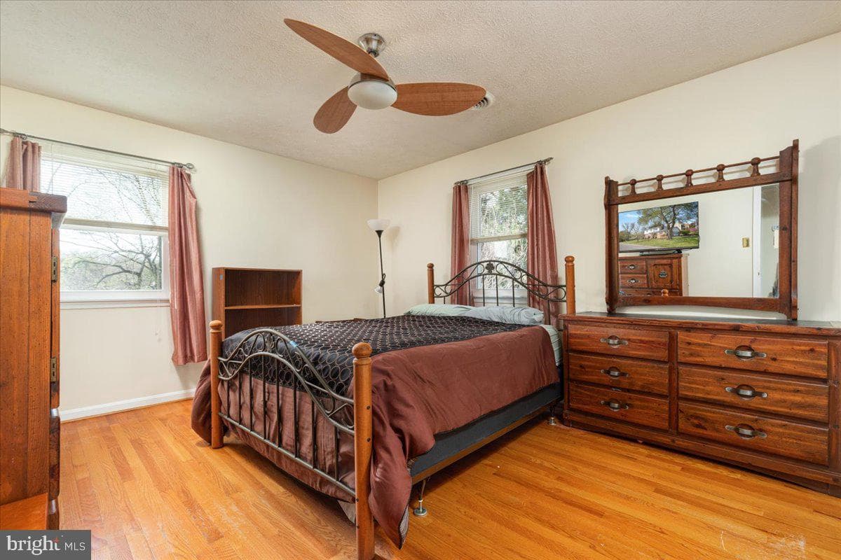 1300 Caroline Street photo 24