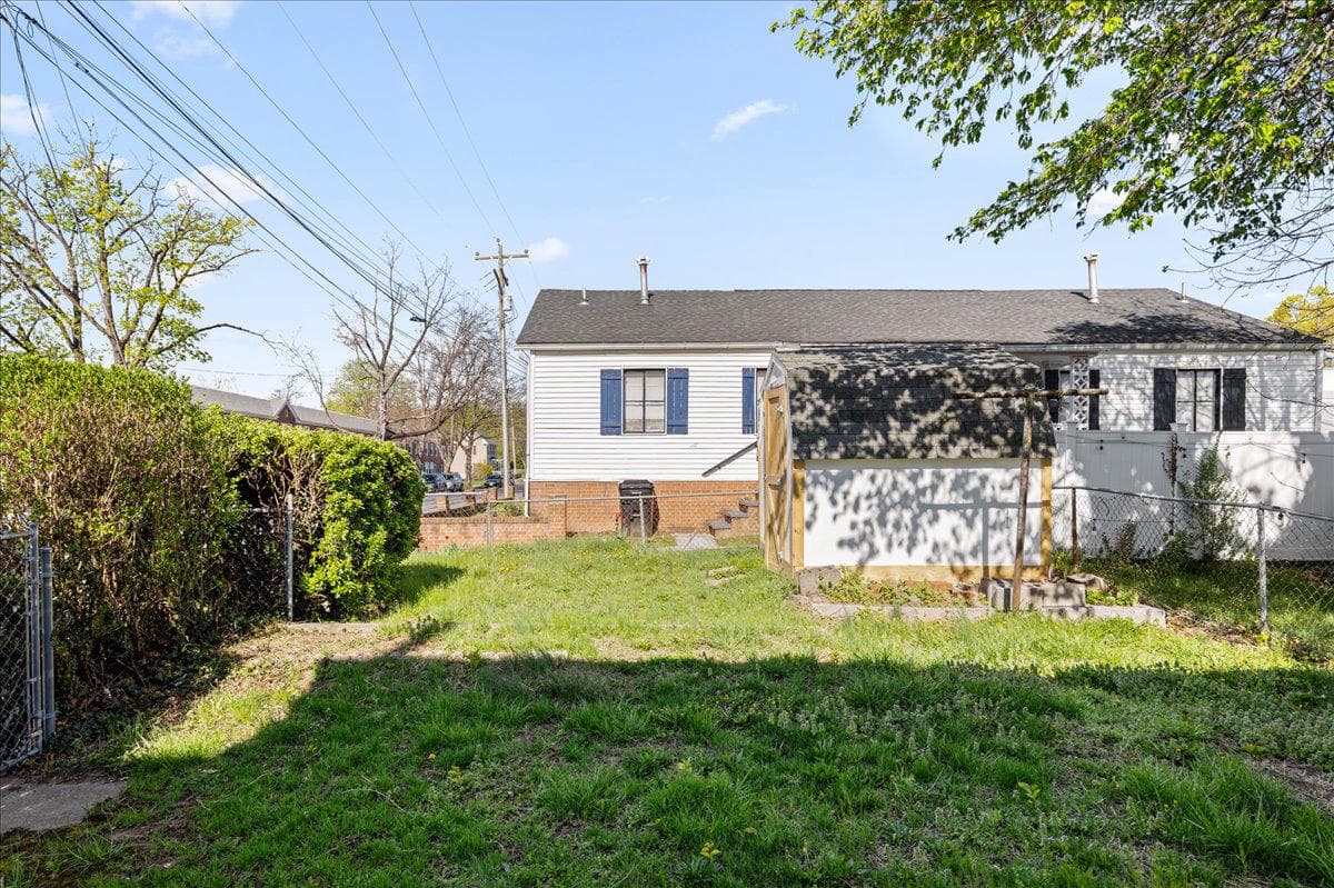 1025 S Loudoun Street photo 26