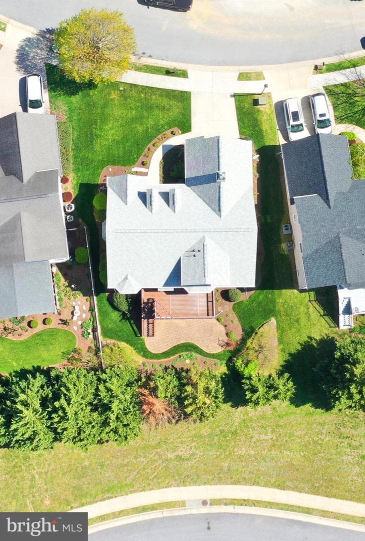 813 Chelsea Drive photo 3