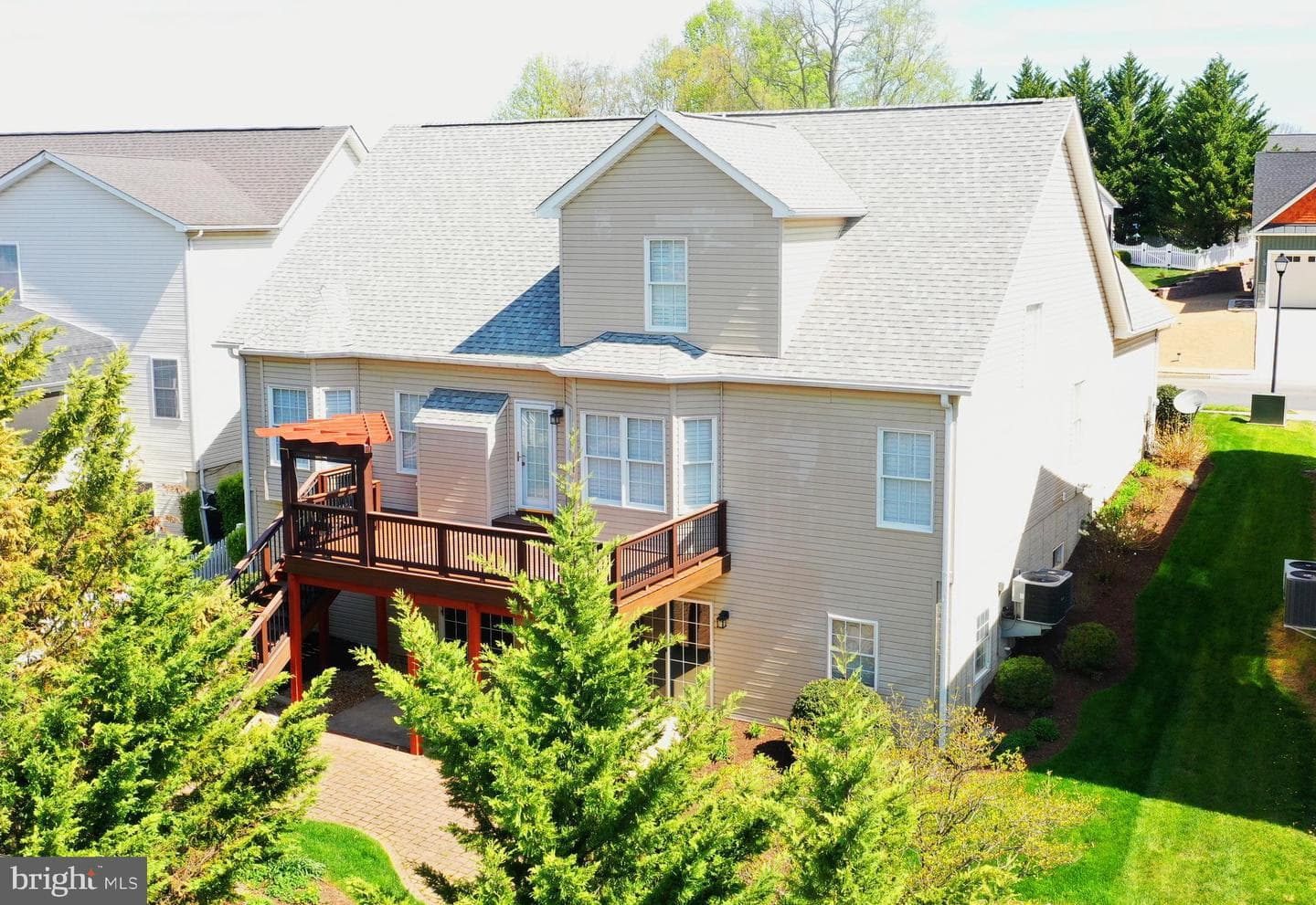 813 Chelsea Drive photo 4