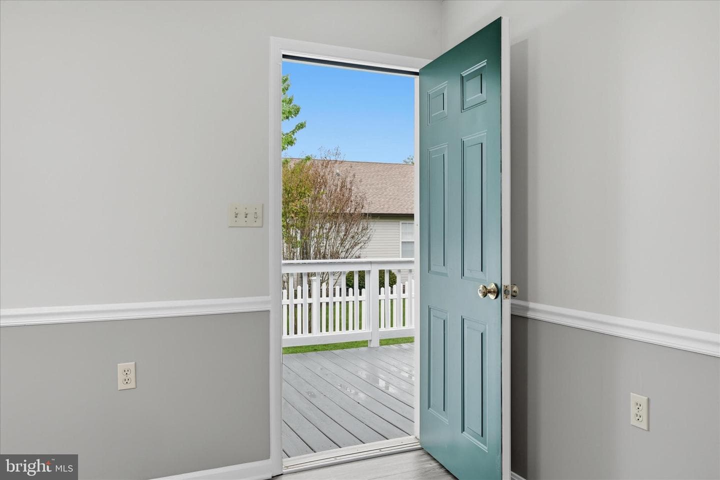202 Russelcroft Road photo 35