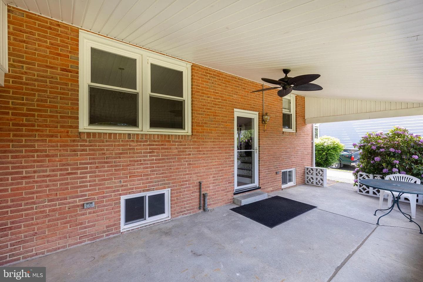 328 Longview Avenue photo 10