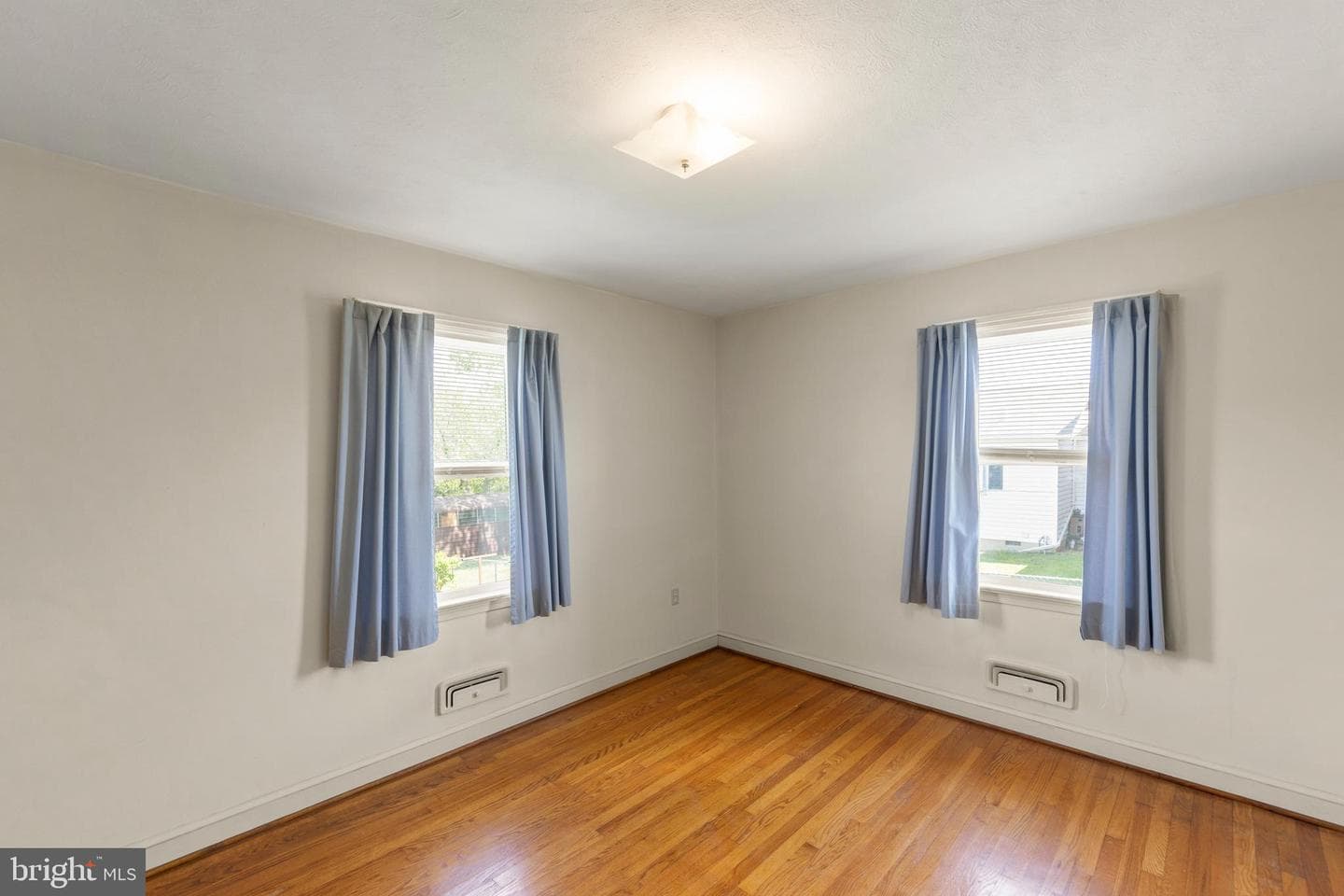 328 Longview Avenue photo 20