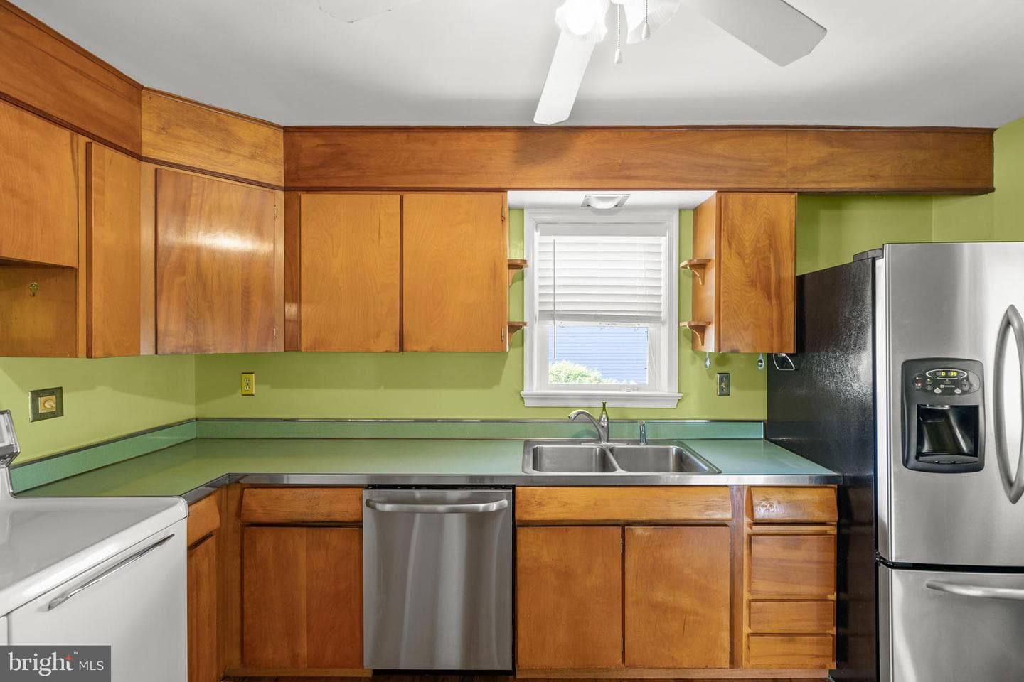 328 Longview Avenue photo 30