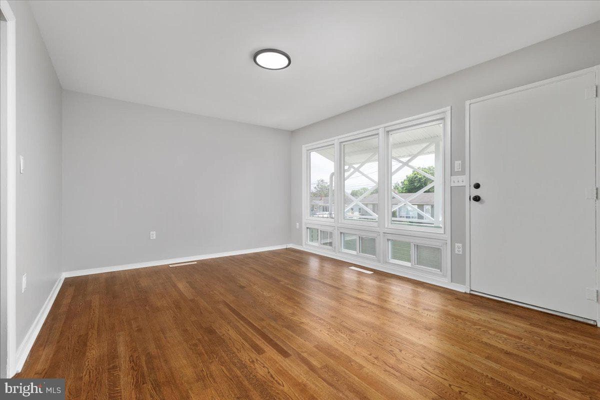 420 E Pall Mall Street photo 11