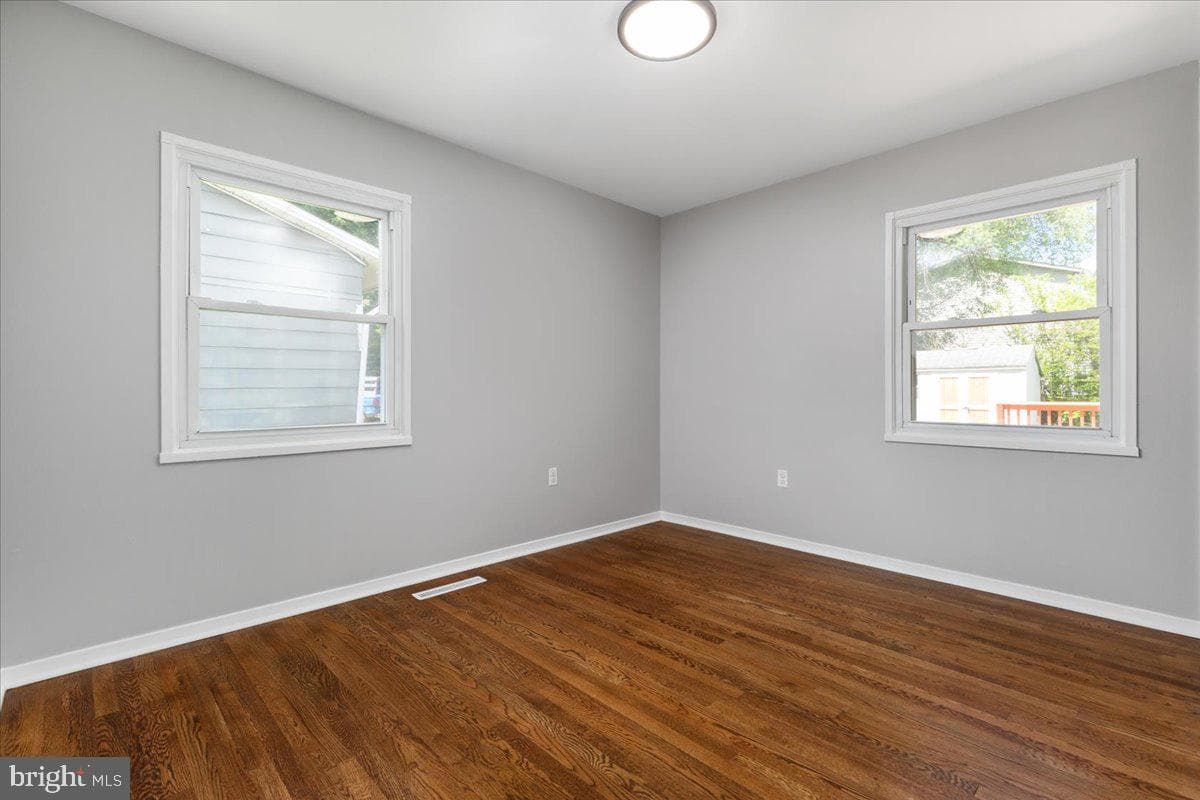 420 E Pall Mall Street photo 17
