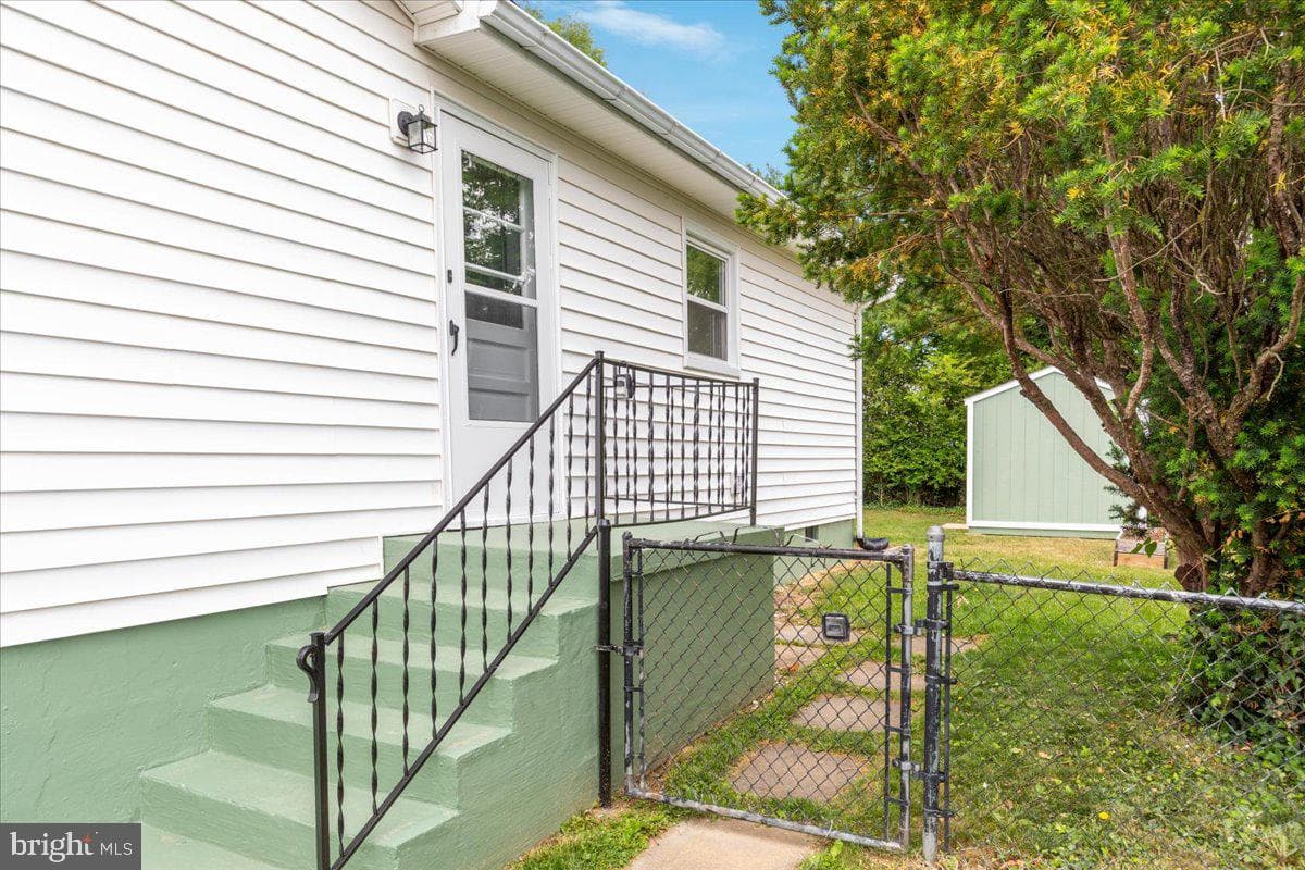 420 E Pall Mall Street photo 27