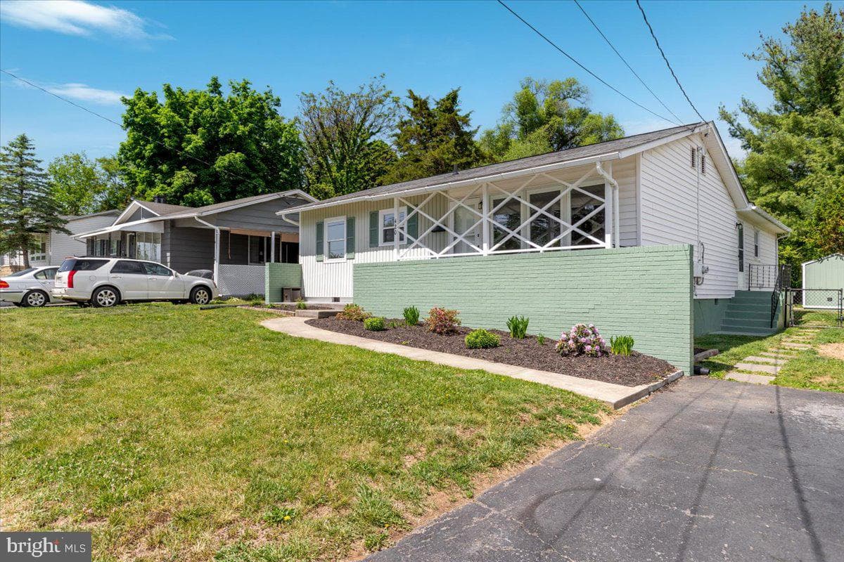 420 E Pall Mall Street photo 29