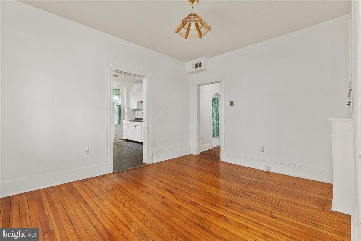 307 E Piccadilly Street photo 7