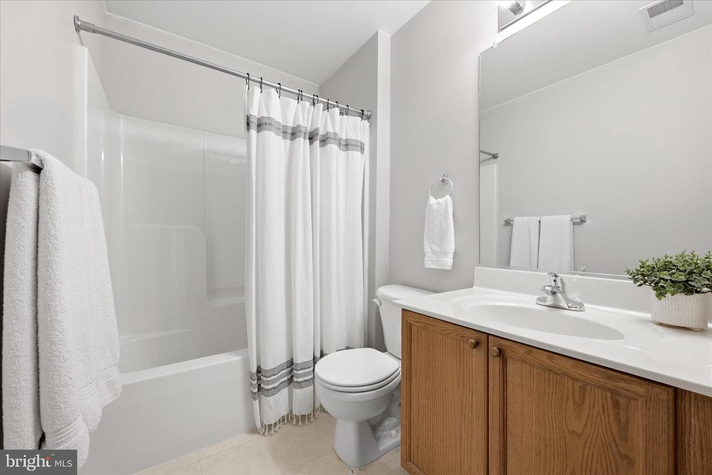 1856 Melvor Lane photo 22