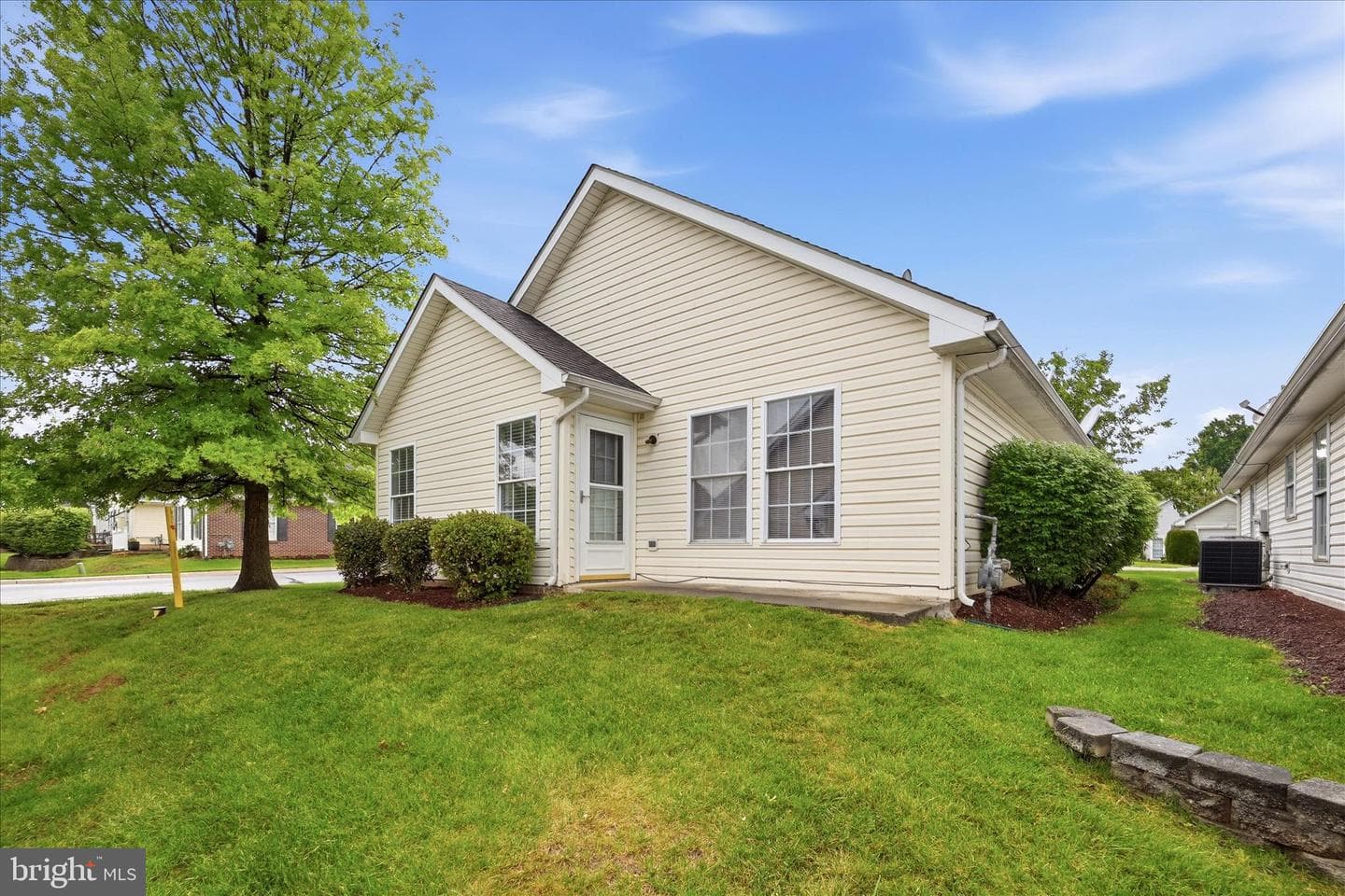 1856 Melvor Lane photo 28