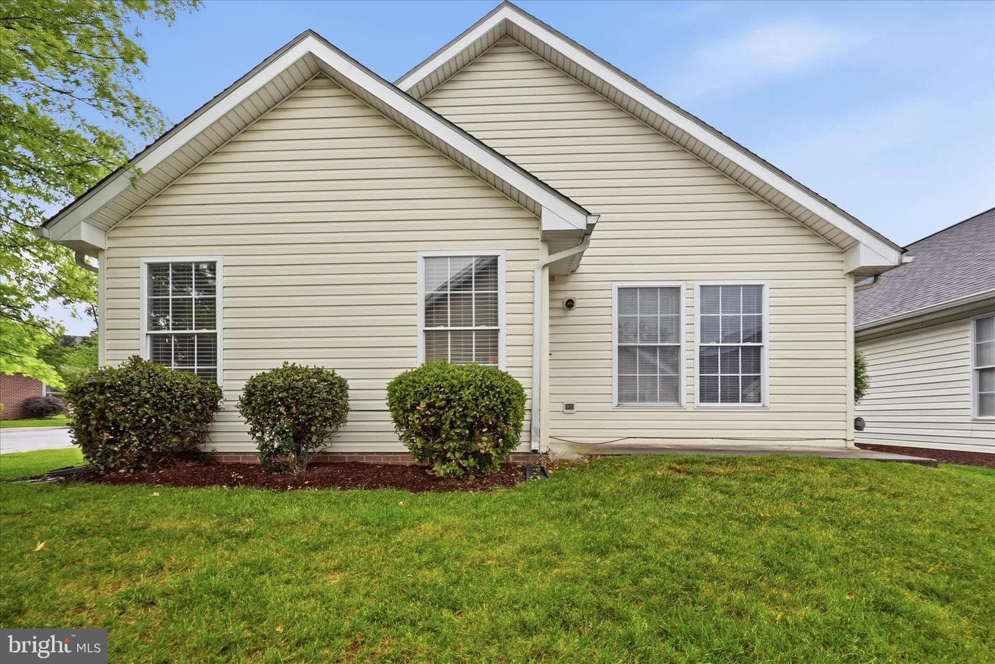 1856 Melvor Lane photo 29