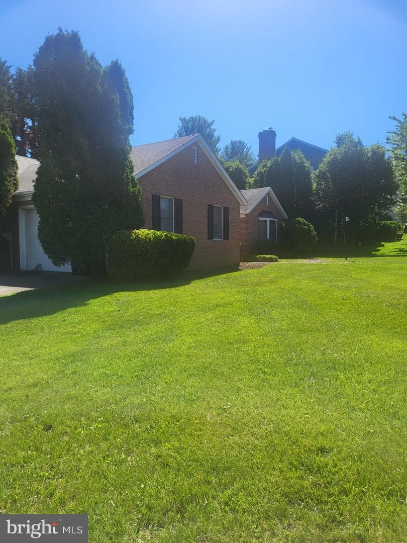 654 Treys Drive photo 4