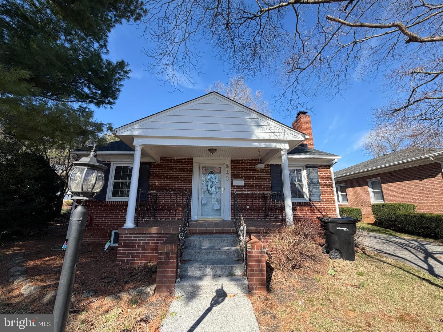 540 Bellview Ave photo 3