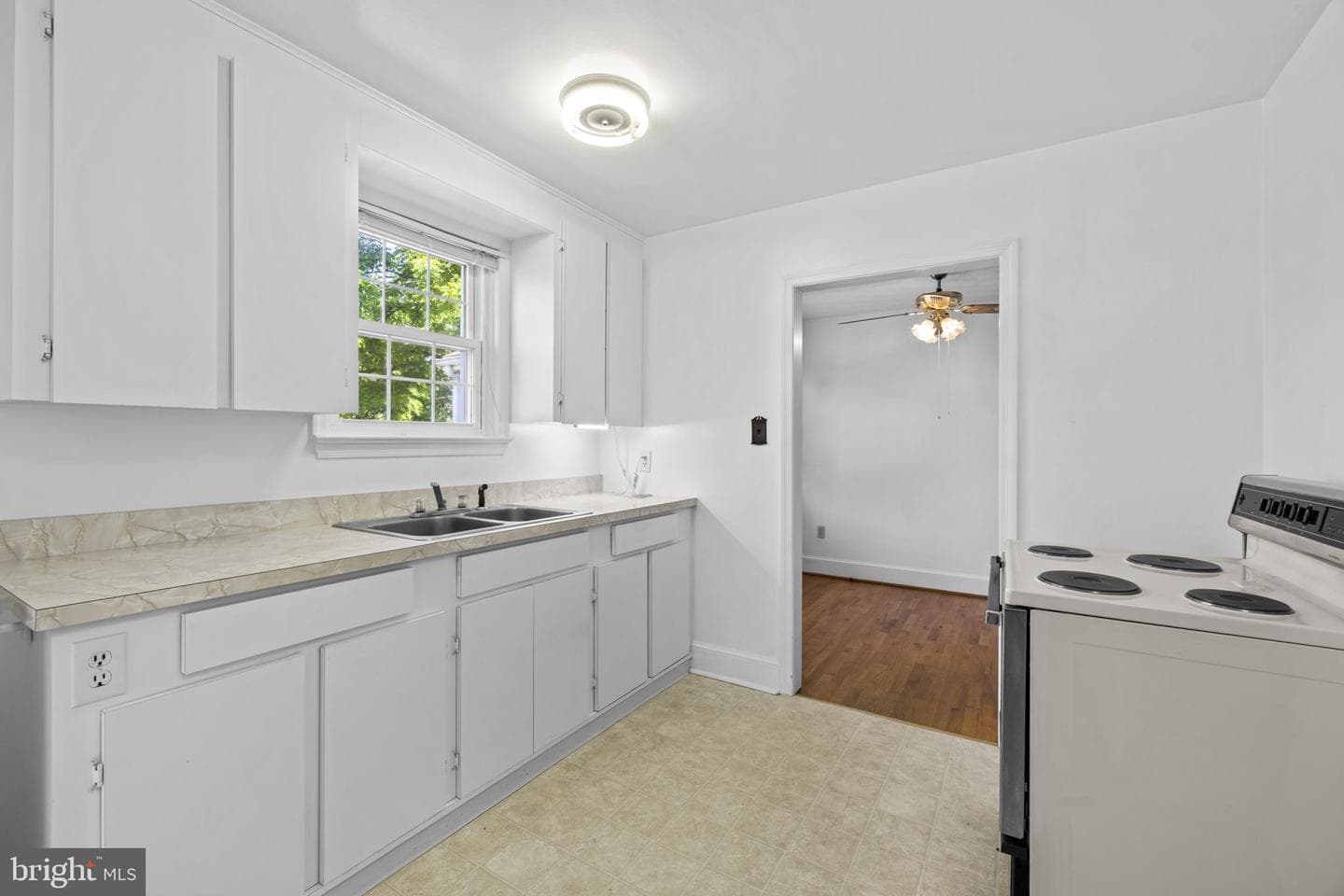 2917 First St photo 12