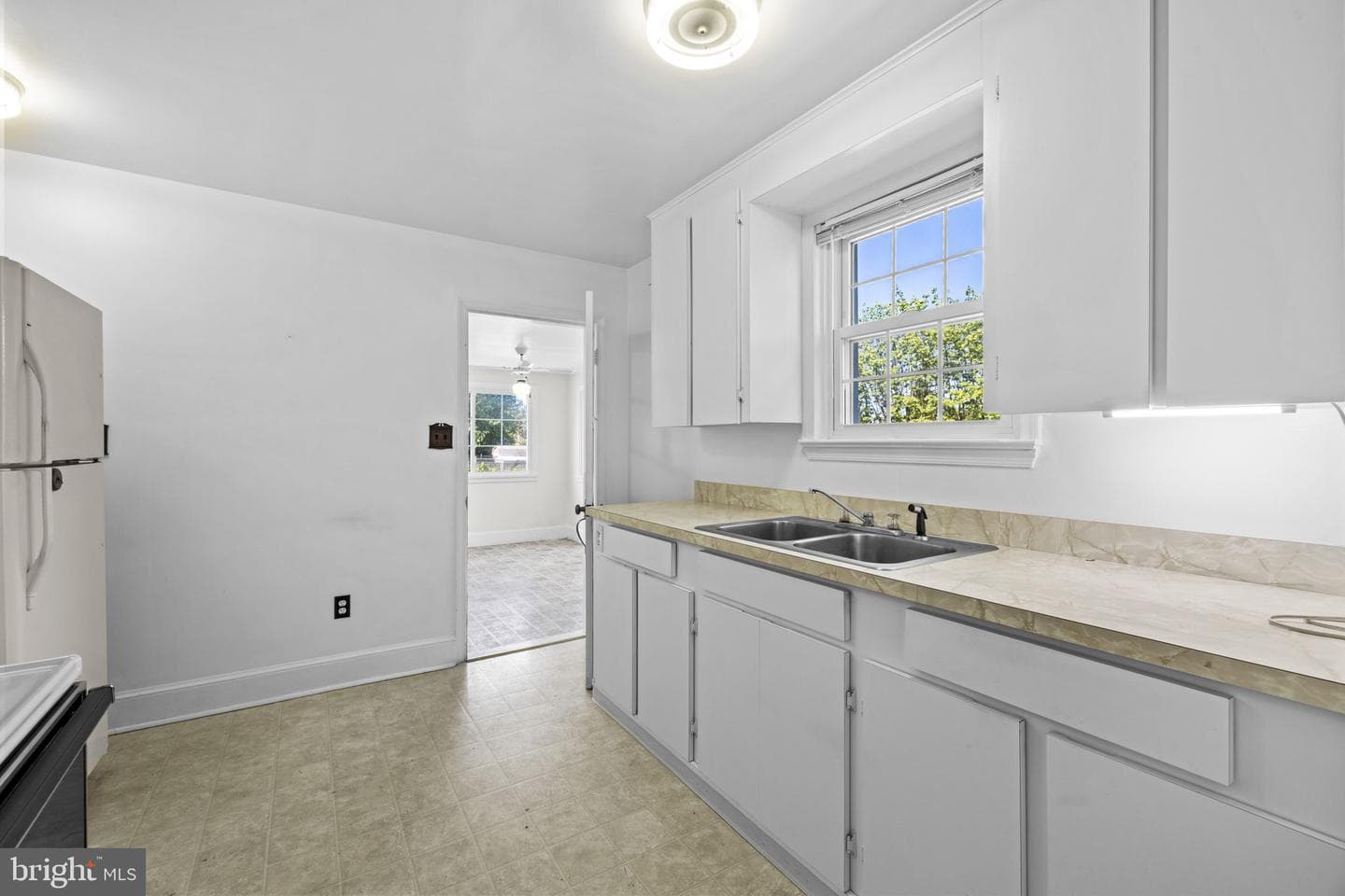 2917 First St photo 14