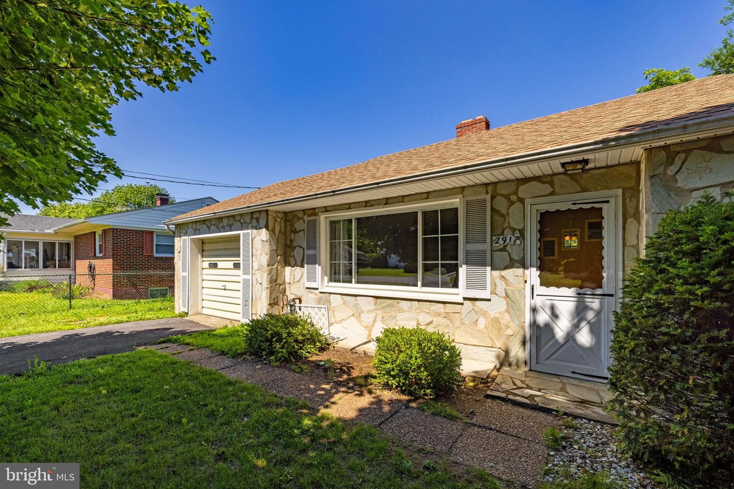 2917 First St photo 3