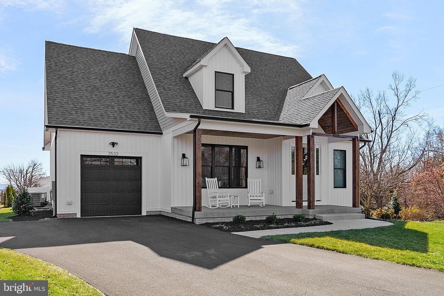 2532 Middle Road photo 3