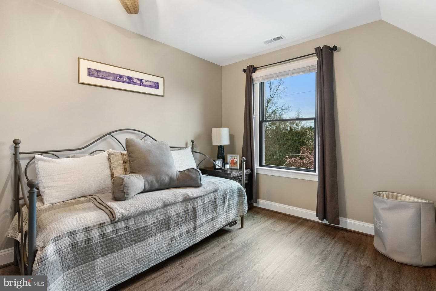 2532 Middle Road photo 32