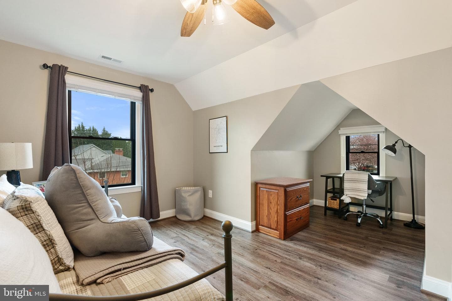 2532 Middle Road photo 33