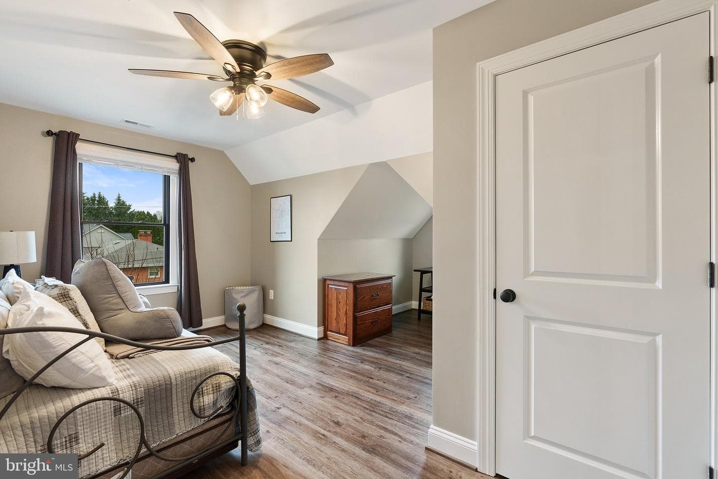2532 Middle Road photo 34