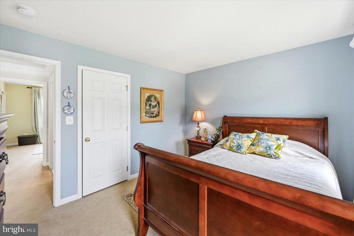 926 Meadow Court photo 40