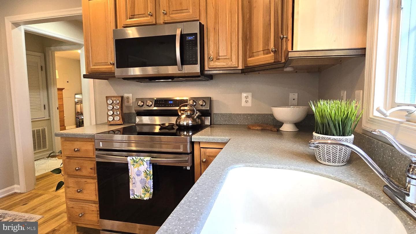 1026 S Kent Street photo 13
