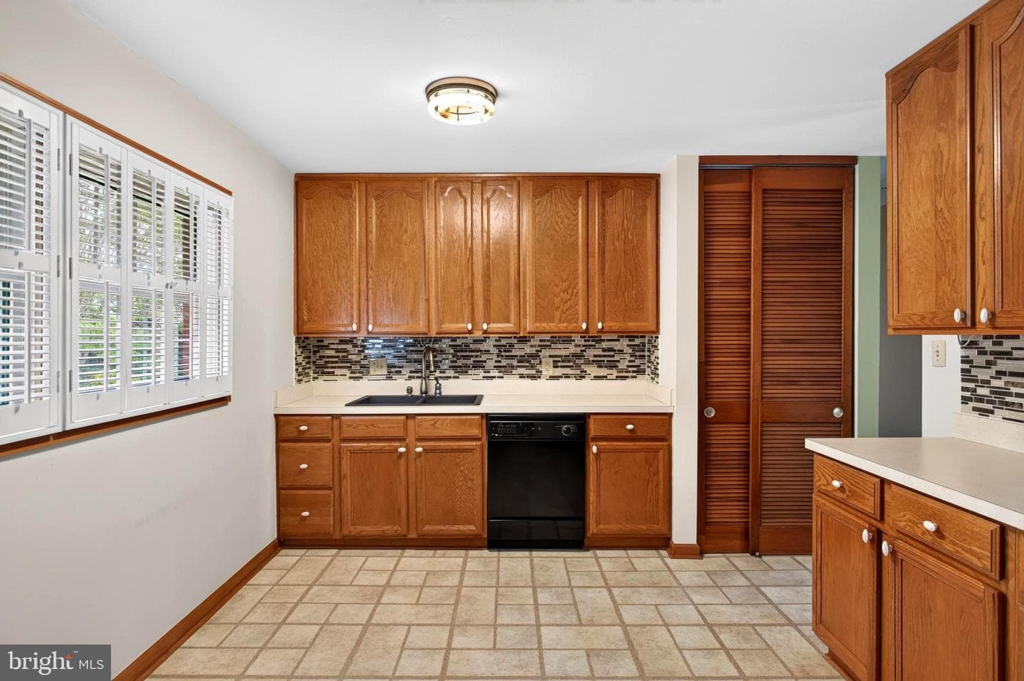 936 Allen Drive photo 7