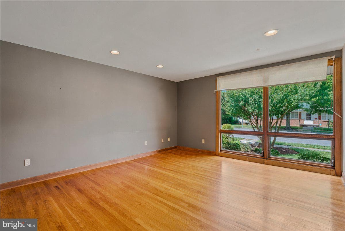1202 Handley Avenue photo 14
