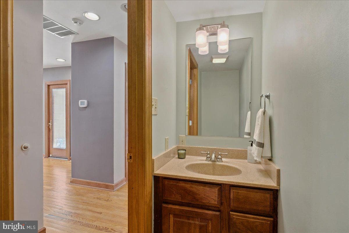 1202 Handley Avenue photo 27