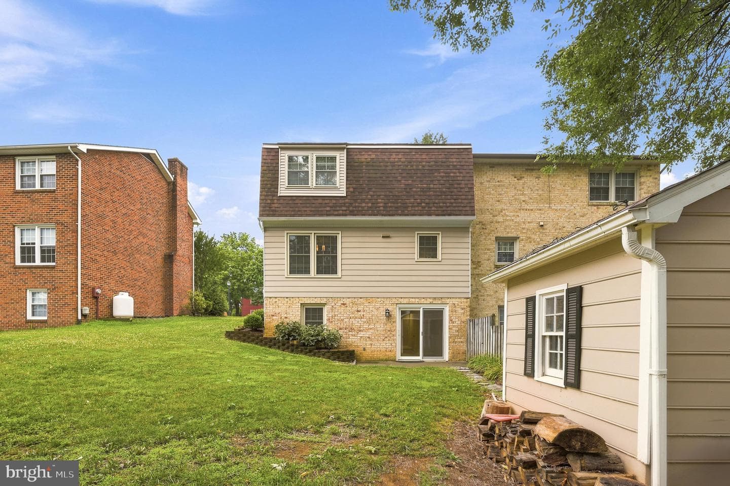 824 Appleseed Court photo 36