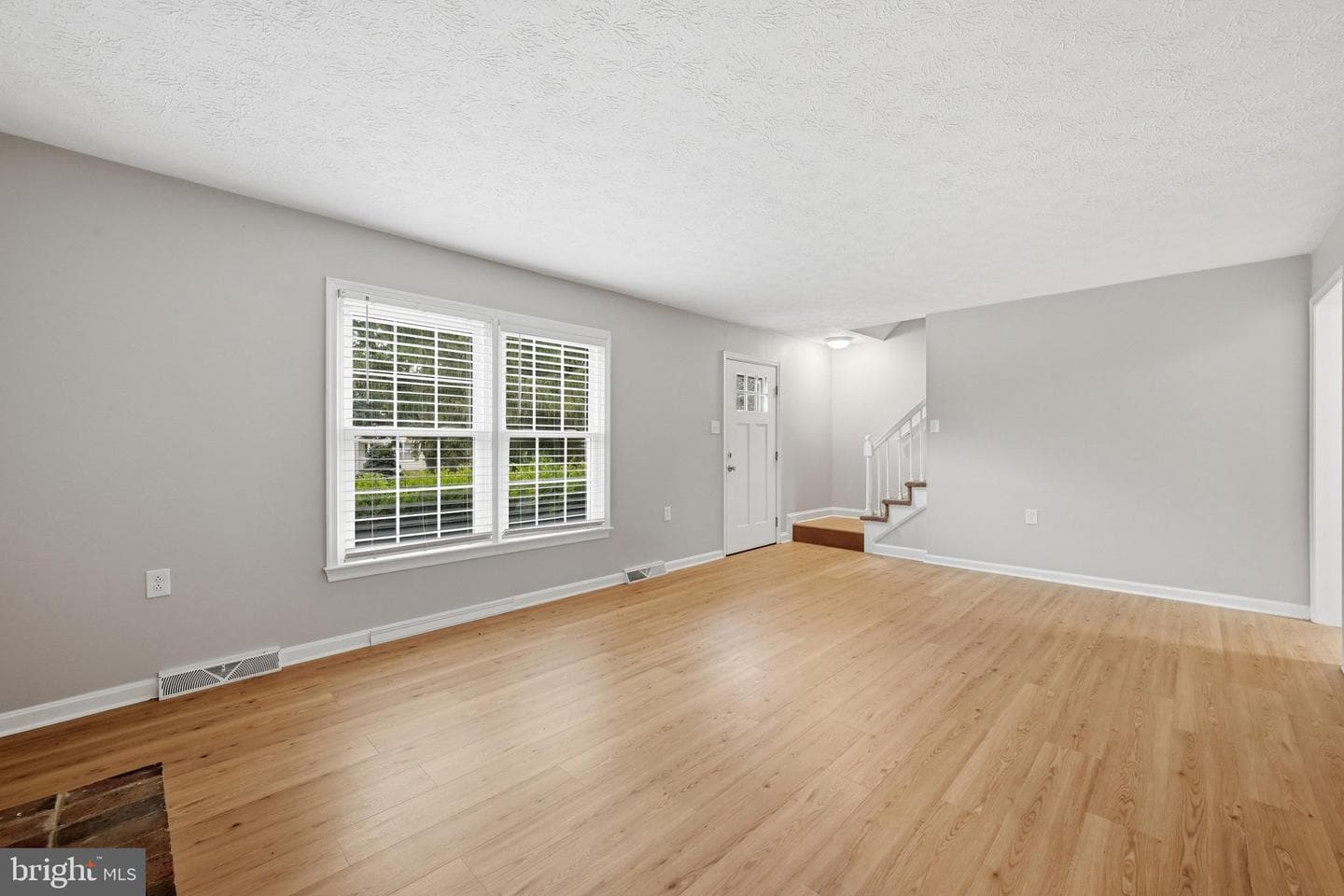 824 Appleseed Court photo 9