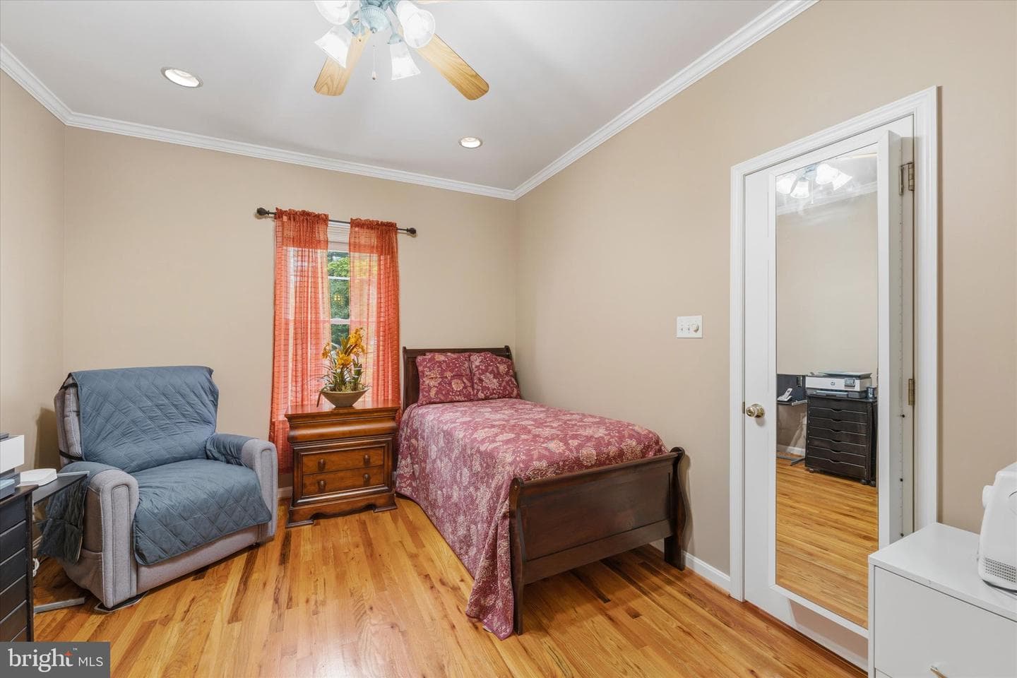 687 Woodland Ave photo 21