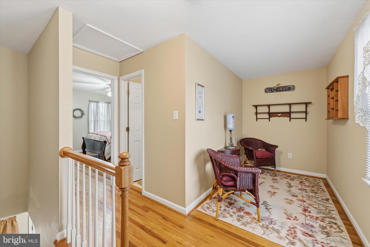 687 Woodland Ave photo 26