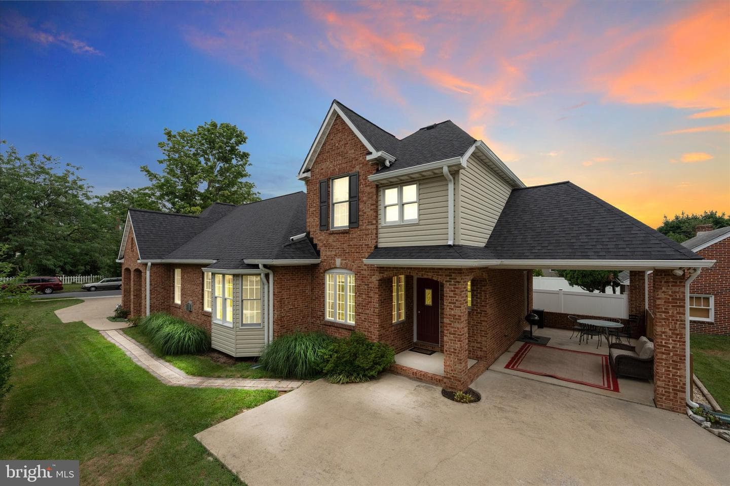 687 Woodland Ave photo 45