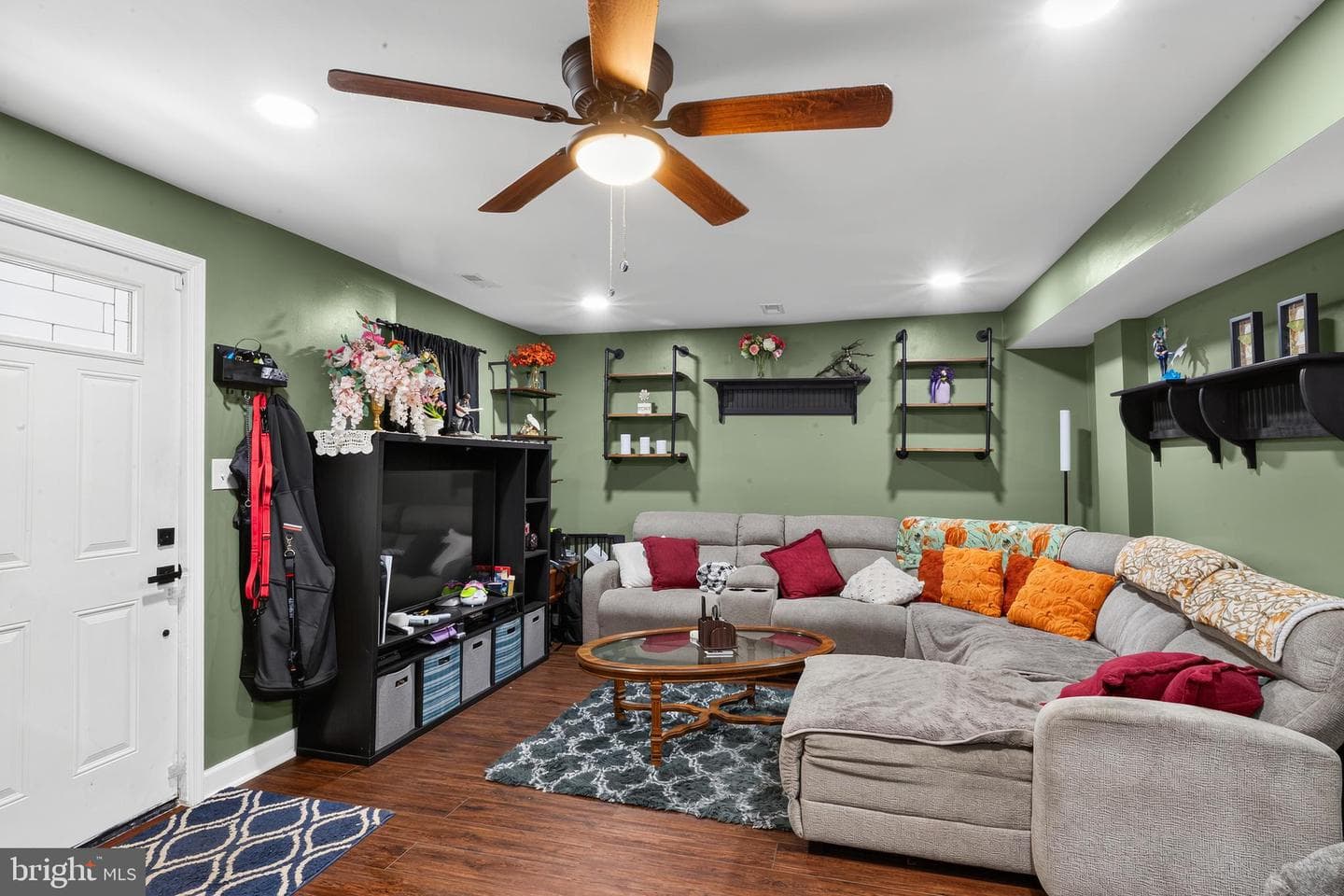 117 E Pall Mall Street photo 5