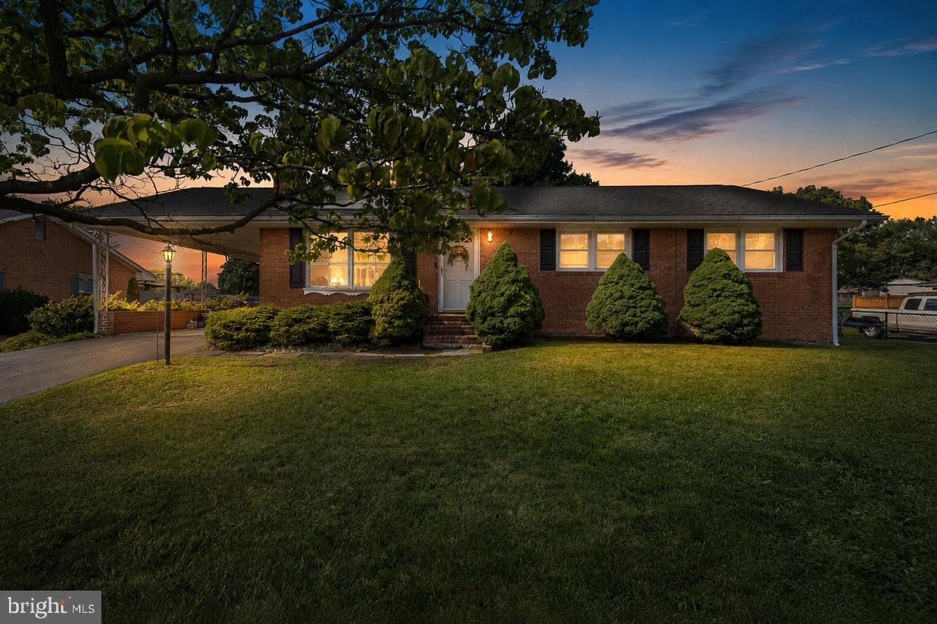 413 Superior Avenue photo 1